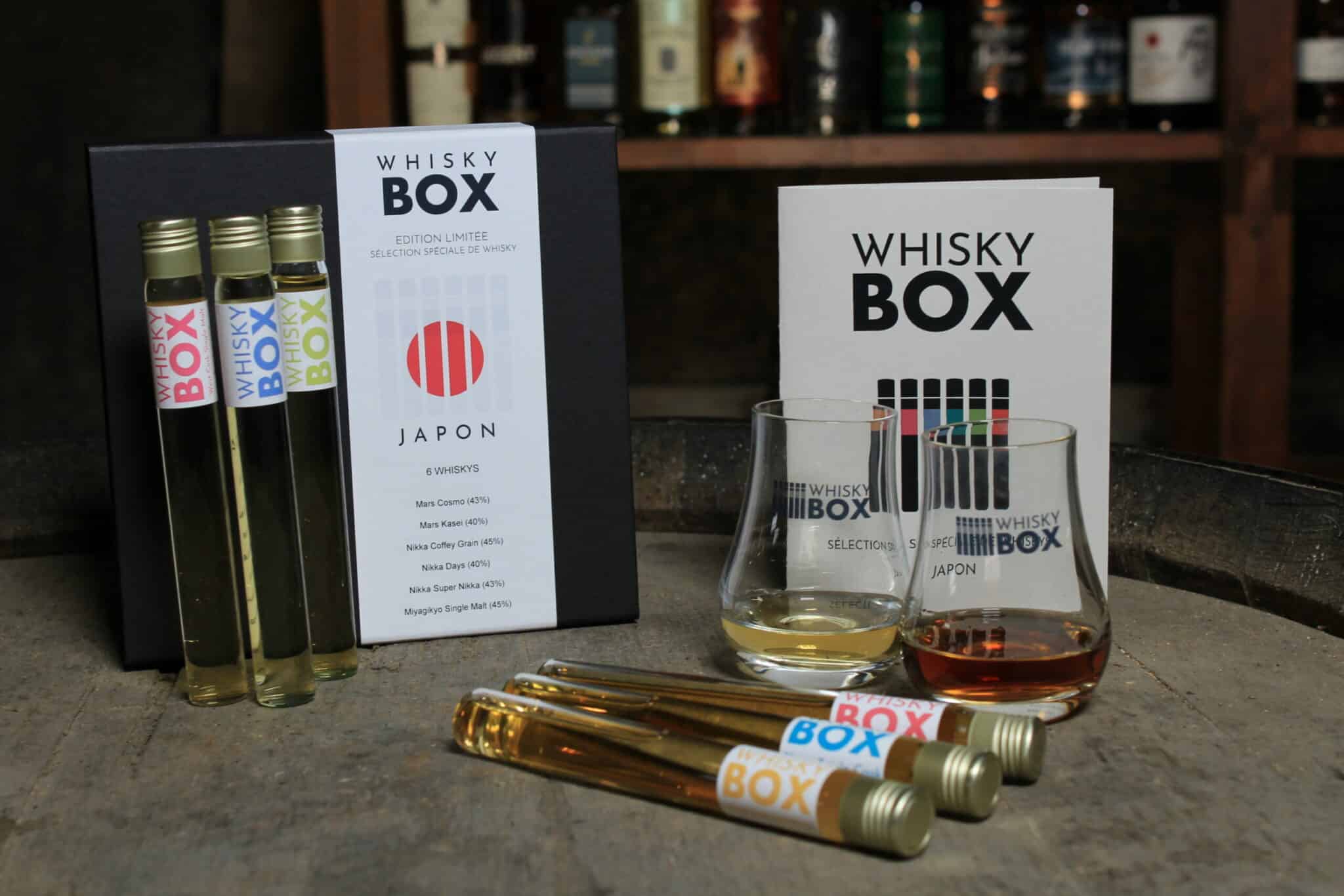 Coffret dégustation Whisky Tasting box set de 12 echantillons en coffret  cadeau en bois